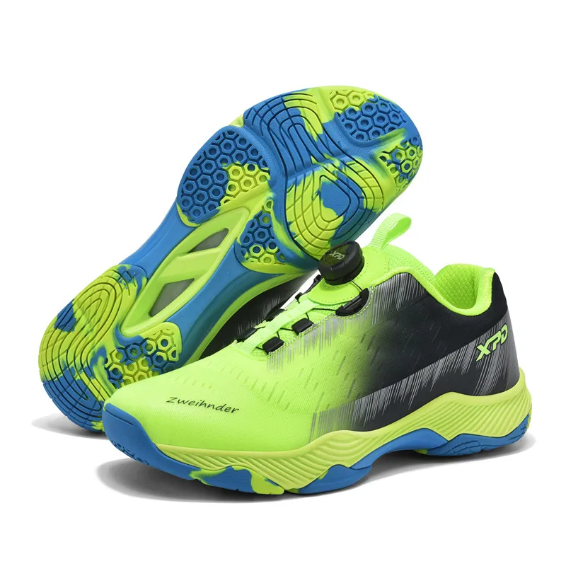 

Professional badminton shoes, tennis shoes, shock-absorbing and anti-skid shoes are sold in the same store.