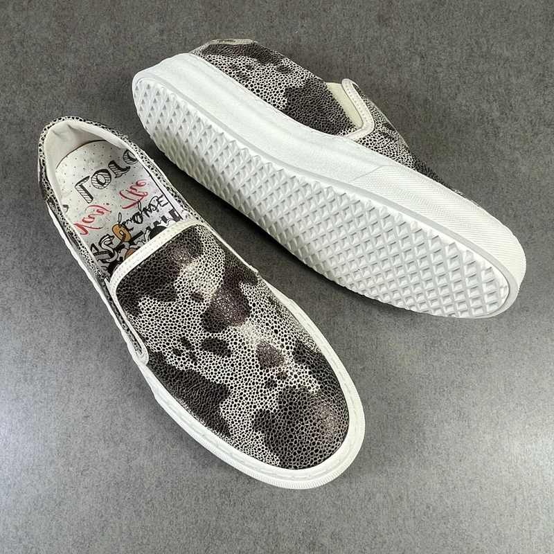 

Осенние и зимние мужские лоферы без шнуровки в европейском стиле, повседневные кроссовки из натуральной кожи на толстой подошве с универсальным модным дизайном с принтом