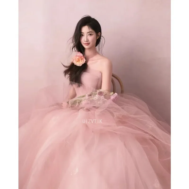 فستان زفاف بسيط وردي بدون حمالات على شكل حرف A من التل كوريا لالتقاط الصور منتفخ الأميرة الكرة ثوب 2025 جديد للحفلات المسائية حسب الطلب
