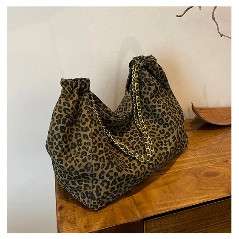 Borsa a tracolla in tessuto Oxford moda leopardo di grande capacità catena Hasp borsa Tote Casual 2024 borse di vendita calda per le donne Bolsa