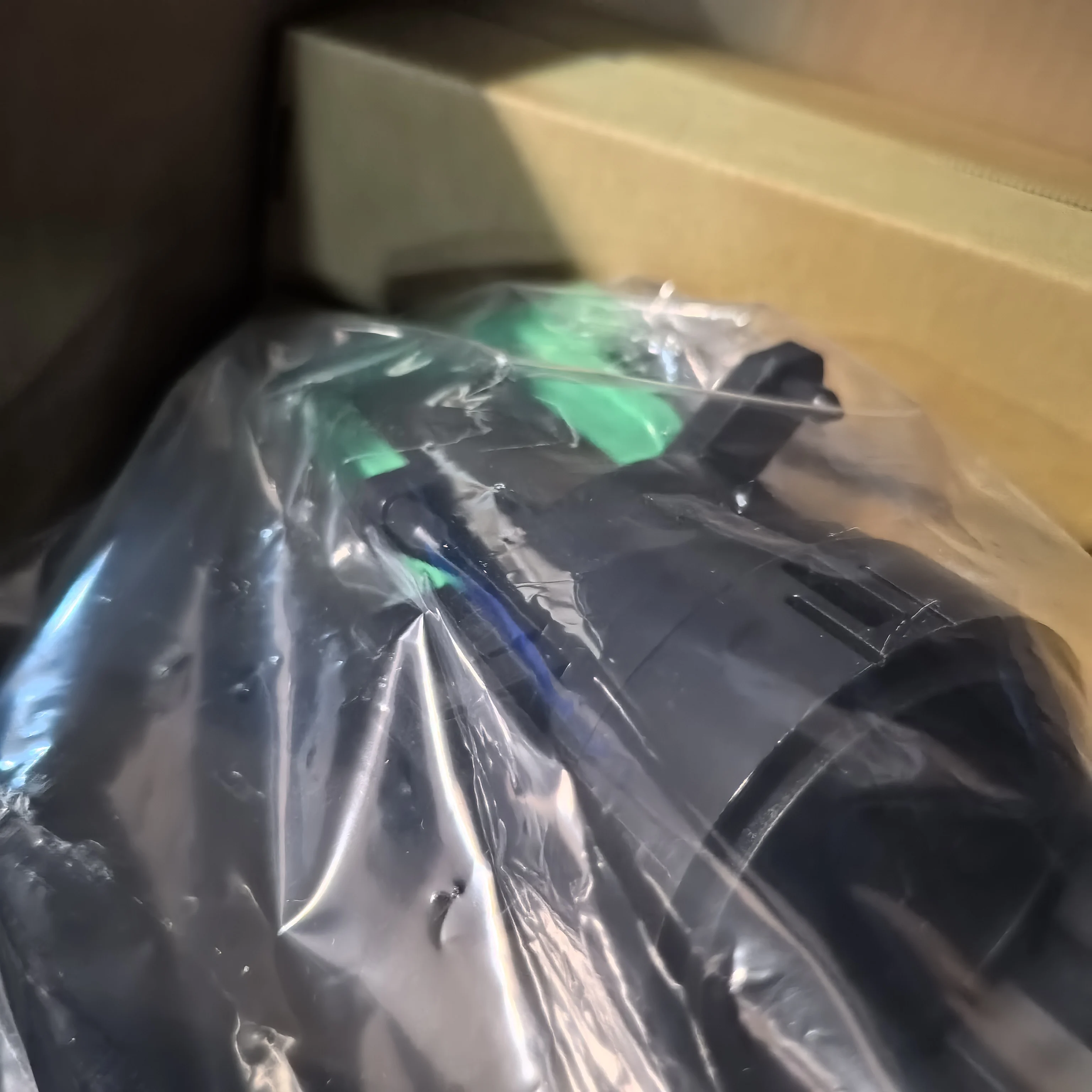 

Toner Supply Unit For Use in Ricoh MP 1027 2552 2553 3352 3353 3053 3553 2852 2853 2352 3351 2851 3030 3350 2550 B027-3501