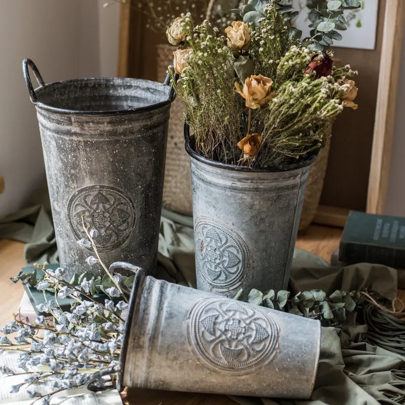 Nostalgic Vase Ornaments Vintage Tin Buckek Spot Iron Art Flower Bucket French Iron Vase, Living Room Arrangement, Dried Flowers