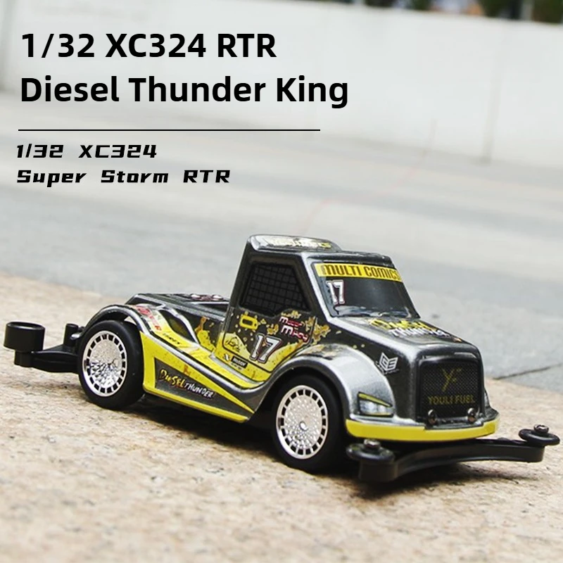1/32 RTR 2.4G مقياس كامل عجلة اليد الكبيرة التحكم عن بعد سيارة محاكاة محوري رذاذ الطلاء الكهربائية لعبة تعمل بالريموت سيارة الصبي هدية XC324