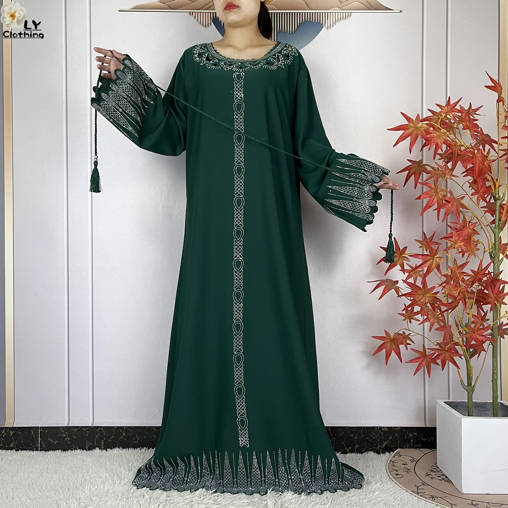 عباية جديدة لعام 2025 دبي فستان إسلامي فاخر للنساء عباية نسائية عربية أنيقة ماسية فضفاضة إسلامية بأكمام طويلة ملابس تركية