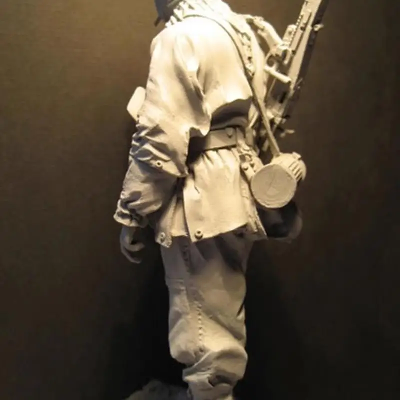 1/16 الراتنج الجندي عدة اليدوية تمثال مصغر نموذج أبيض ثلاثية الأبعاد مطبوعة لعبة مجسمة المفكك غير مصبوغ Gk إعطاء الأصدقاء هدية