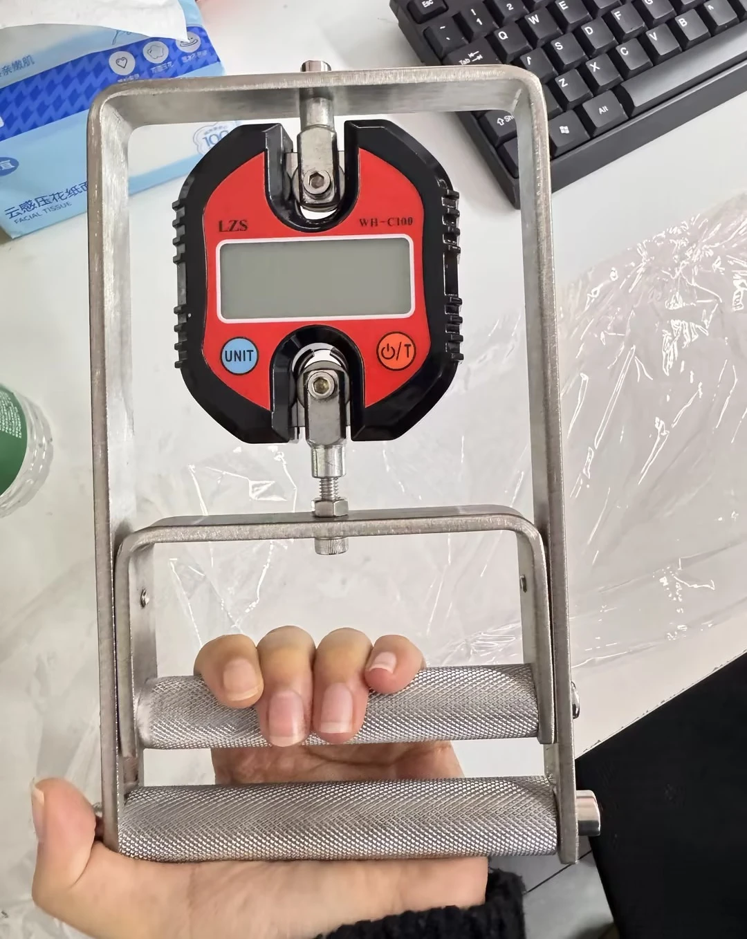 

Grip Strength Tester Hand Dynamometer with Peak Value Wrist & Forearm Exerciser Battery Not Included