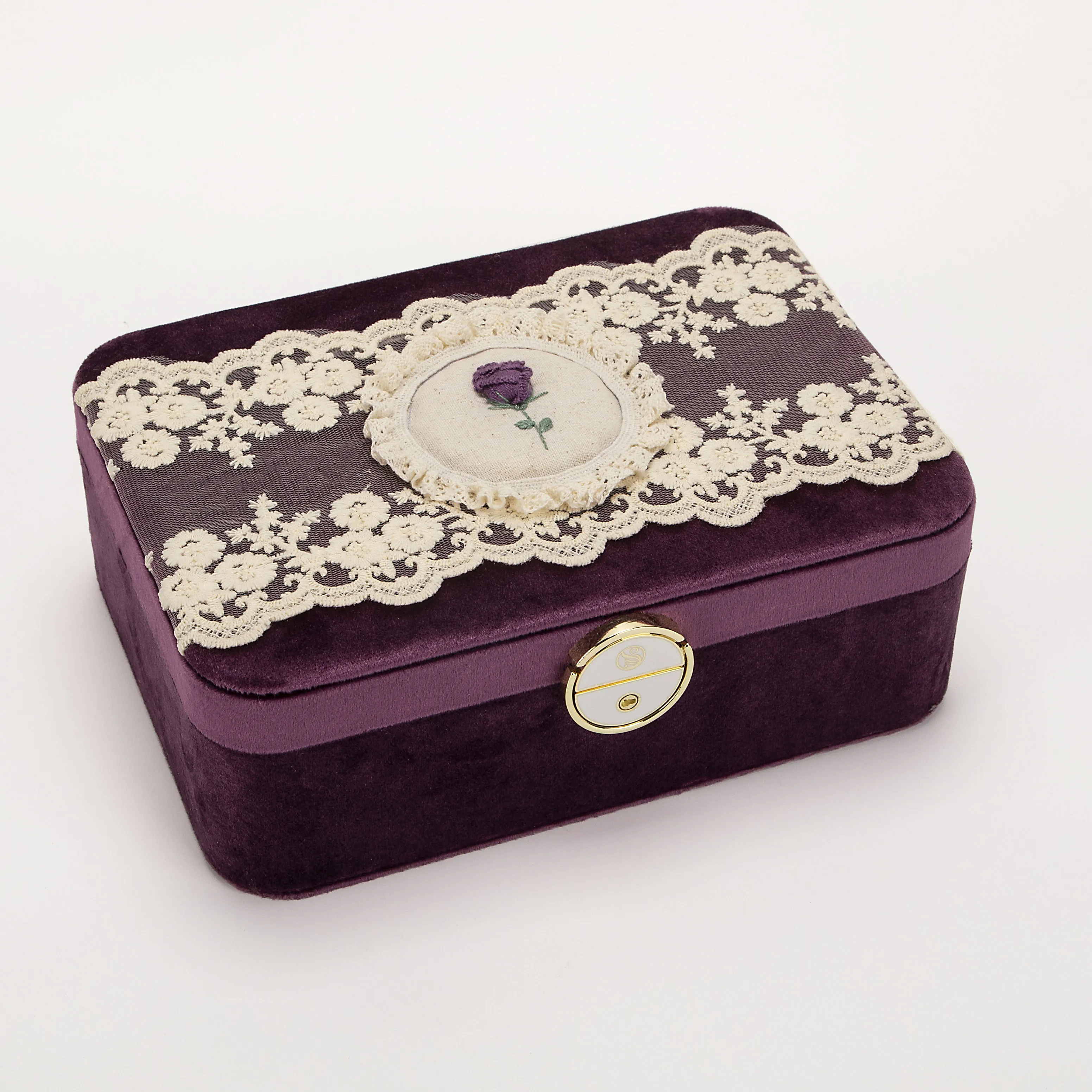 Retro lace jewelry box, purple flannel storage box with lock jewelry box, high-end new model.