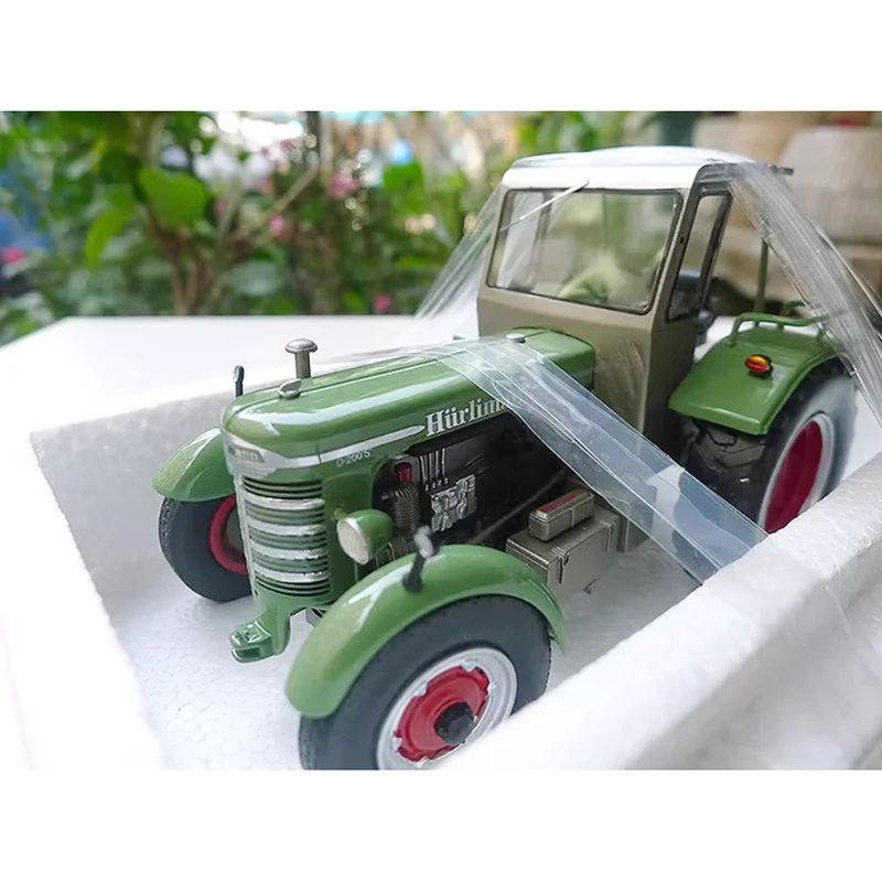 SCHUCO 1:32 Scale Hurlimann D 200 S Tractor Resin Agricultural Vehicle Model Tractor Accessories Collection Gift Static Display