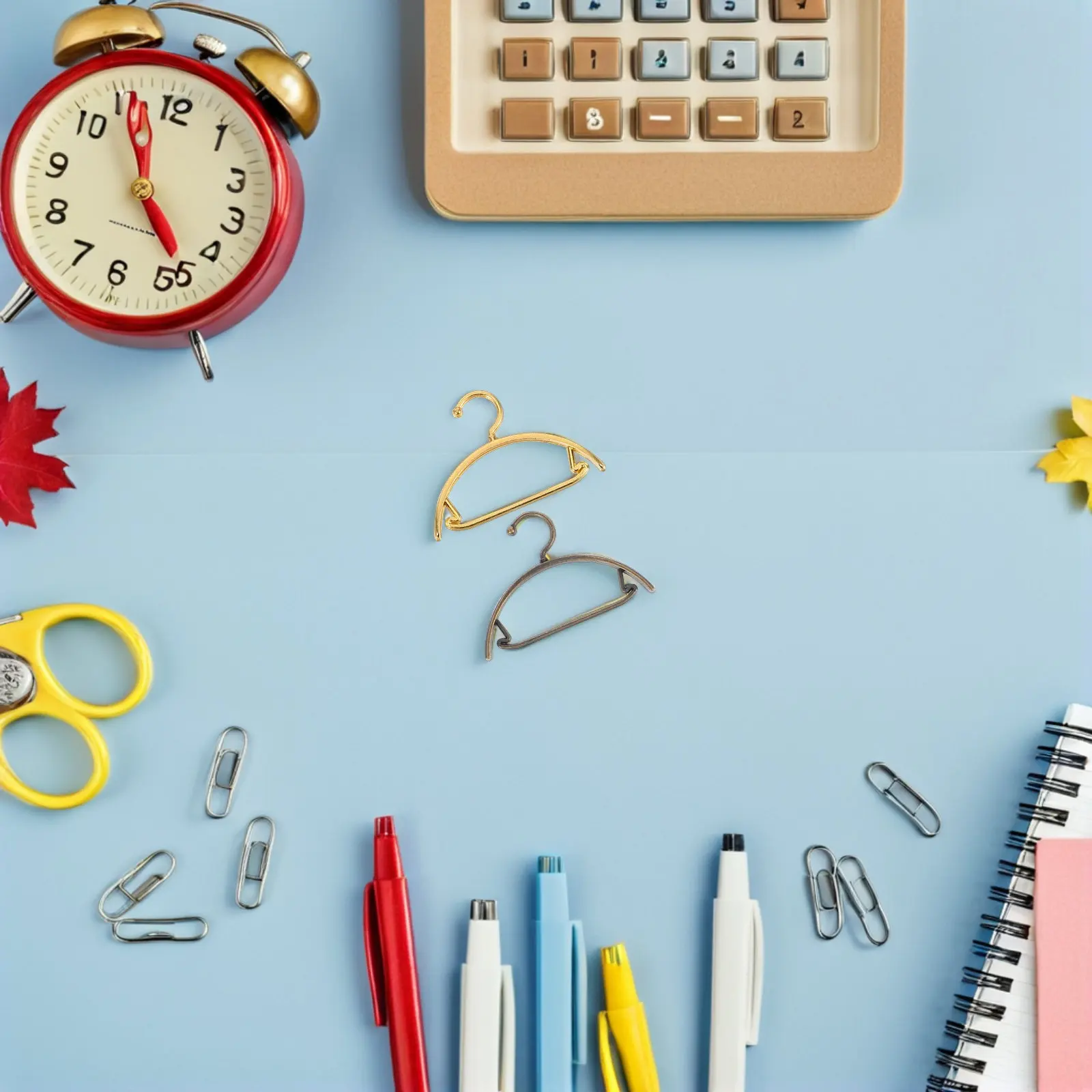 

10Pcs Mini Clothes Hangers Metal for Dollhouse Clothes Display Wardrobe Accessories Photography Props Clothing Stand