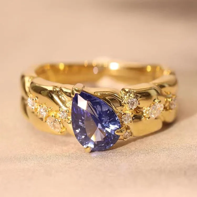 

Italian Vintage Gold-tone Pear-shaped Royal Blue Open Rings with Croissant Accent