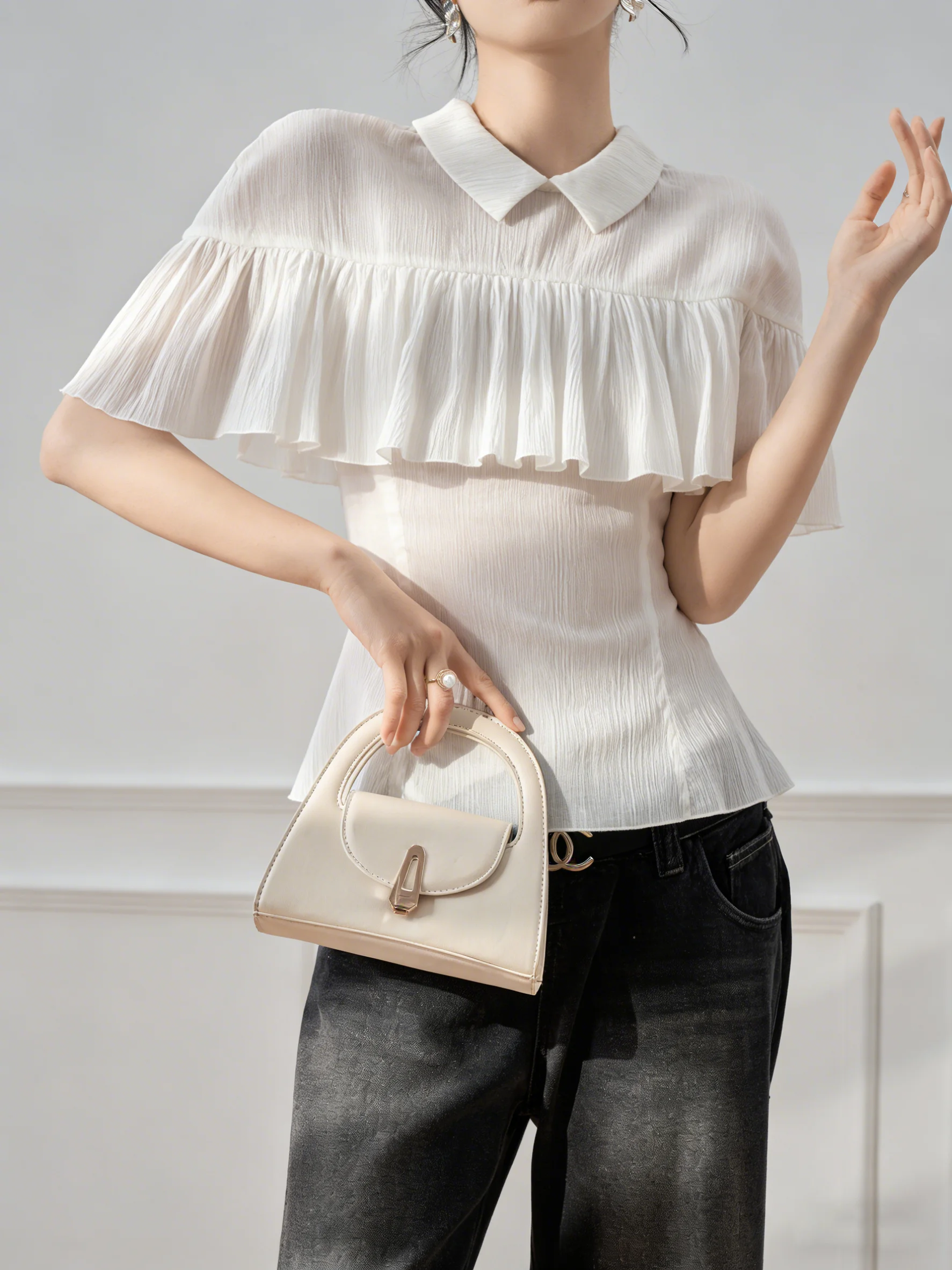 

Elegant White Pleated Shirt Women's Thin Style Beautiful New Top Casual Flounce Sleeve Polyester Blend Summer Fashion