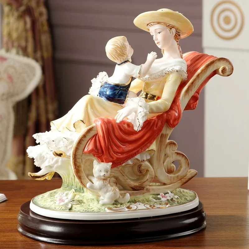 High-end European ceramic character ornaments, warm mother and son art products, porcelain dolls, living room home decoration