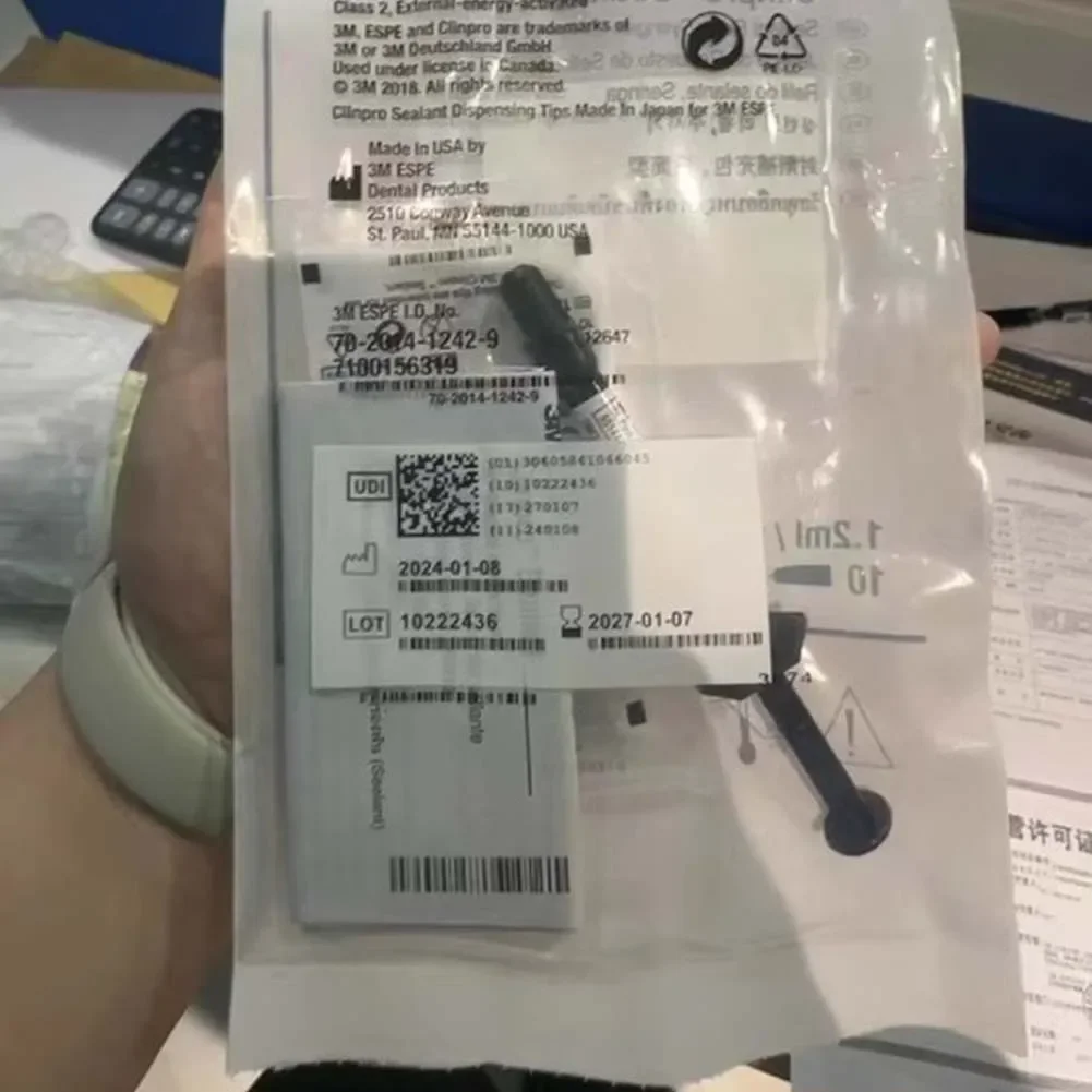 

3M ESPE Dental Material Clinpro Sealant 1.2ml Pit and Crack Sealant UV Cured Dental Laboratory Resin Material SmileKit