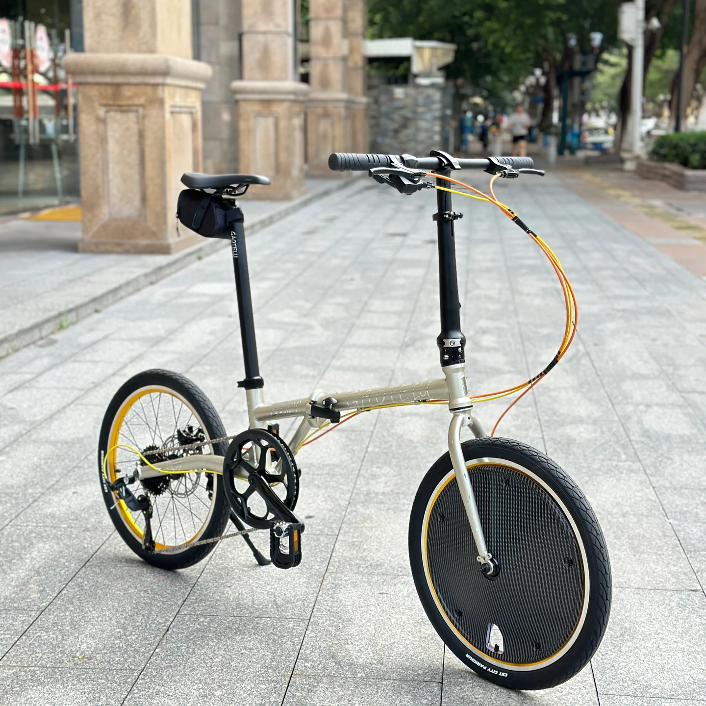 20-Zoll-Faltfahrrad 406 Ant-Bein-Stahlrahmen Scheibenbremse 9-Gang-Klapprad Tägliches Pendeln Radfahren