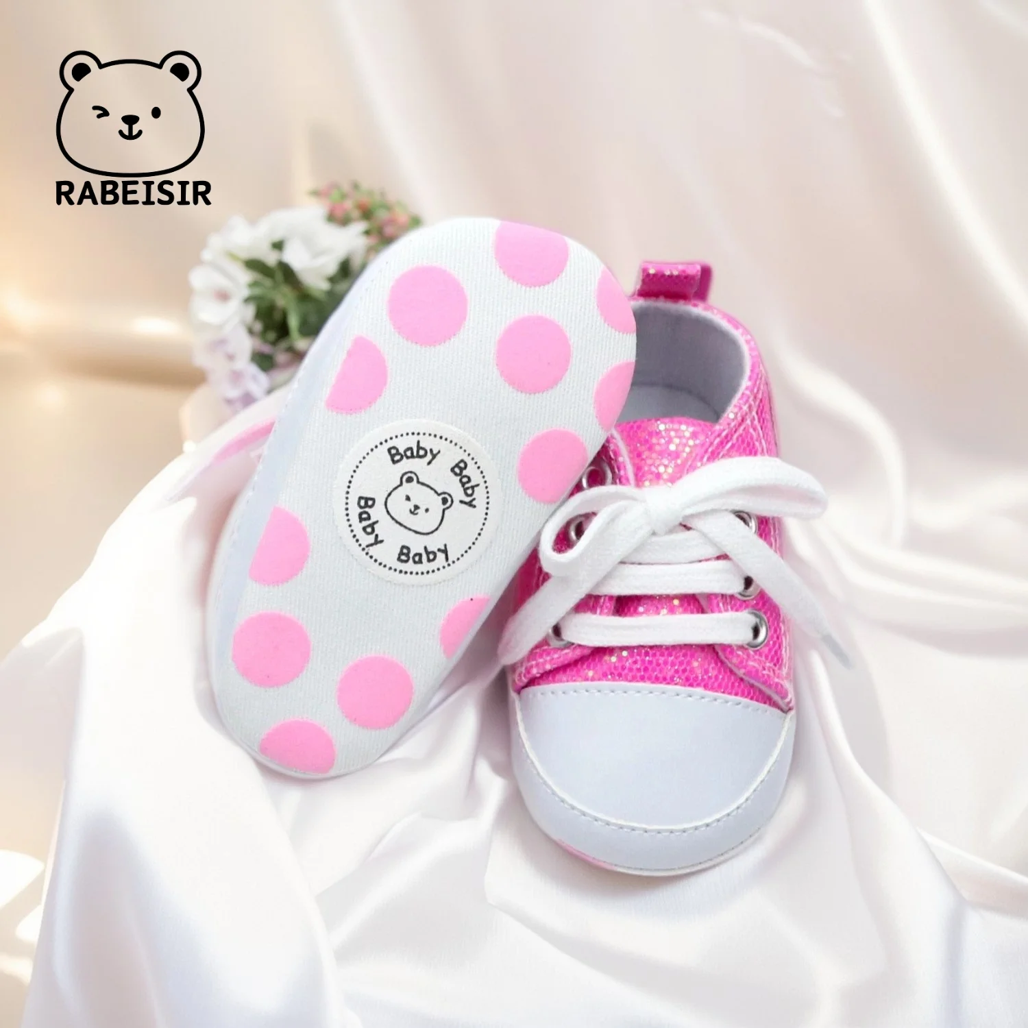 รองเท้าผ้าใบสําหรับบุรุษและสตรีสําหรับทารกอายุ 0-18 เดือน พื้นนุ่มระบายอากาศสไตล์เลื่อมกันลื่น