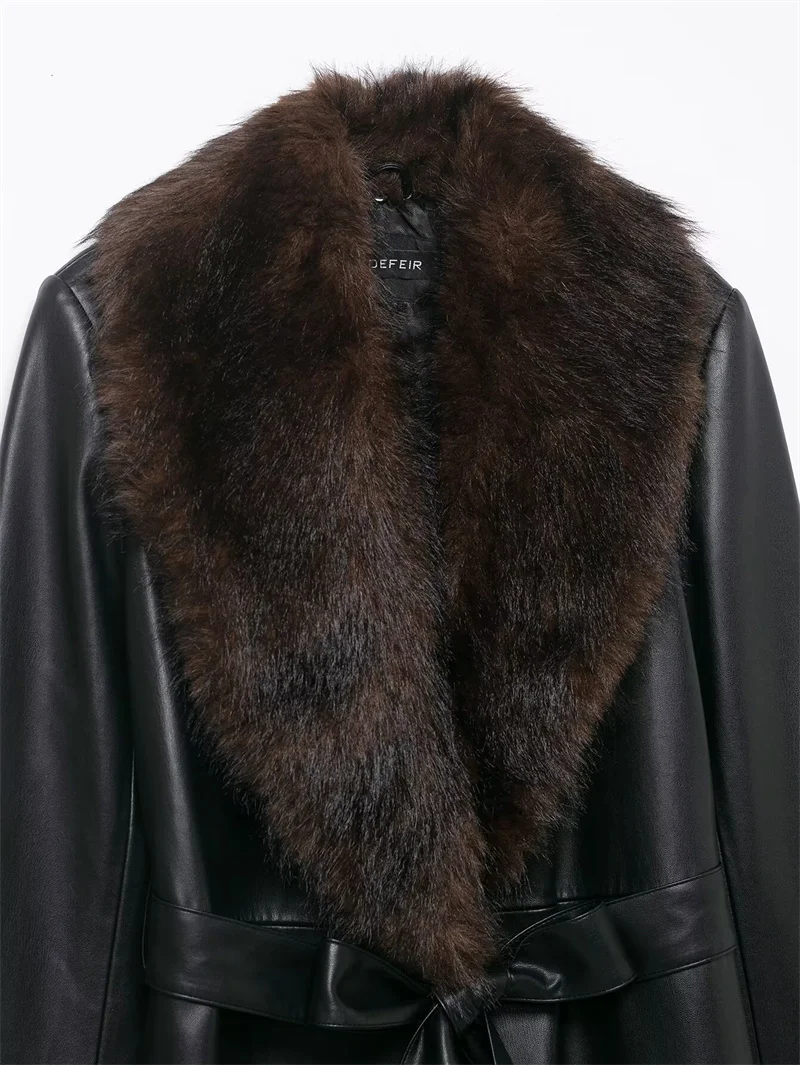2025 Otoño/Invierno nueva colección de mujer, lujoso abrigo de cuero negro con cuello de piel sintética desmontable y cinturón.