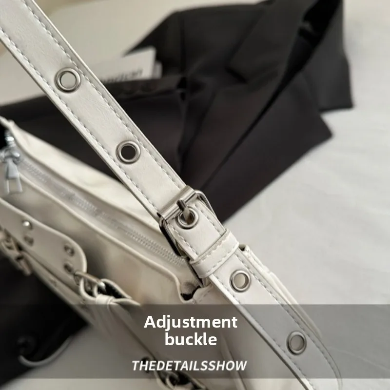 Schicke Y2K Damen-Unterarmtasche mit doppelter Gürtelschnalle, verstellbarem Riemen, trendige, punk-inspirierte Handtasche, für lässige Schultertasche. – Detail 17