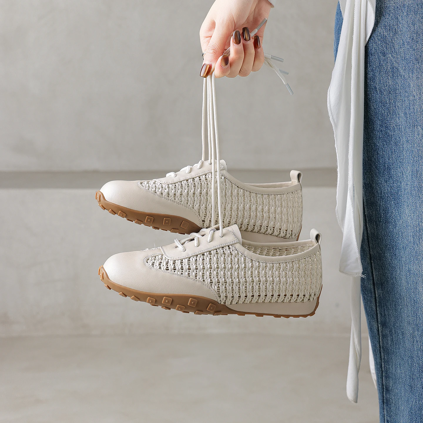 

Genuine Leather Cowhide+PU Weave Women Sneakers, Openwork Breathable Casual Women Shoes Hollow out Flat Women's sandals