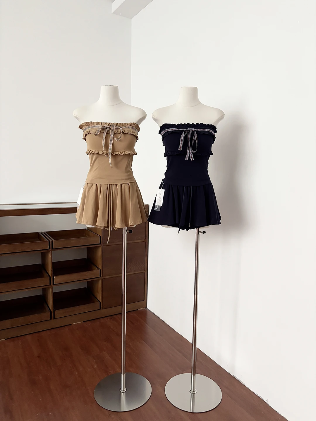 

Sweet And Spicy Knot Tube Top And Pleated Skirt Two Piece Set for Women Summer Date Atmosphere Sensation Outfit