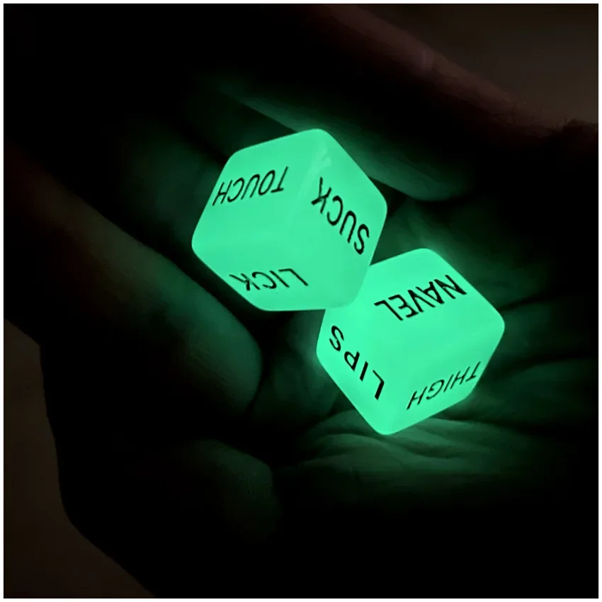 2 pezzi Glow In Dark Love Dice Toys Coppia di adulti Amanti Giochi Aiuto Giocattolo per feste sessuali Regalo di San Valentino per fidanzato fidanzata