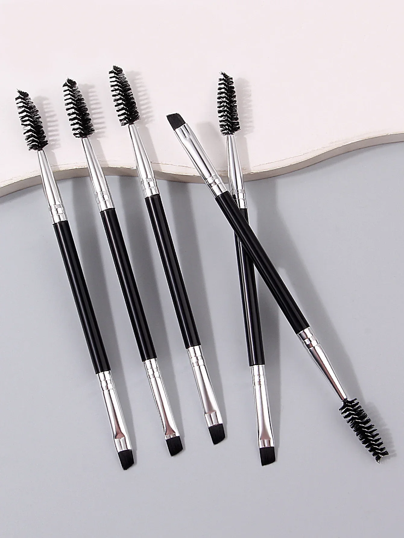 5 pezzi Pennello mascara nero a doppia testa, pennello per sopracciglia, pettine mascara, aggiornamento trucco arricciato, pennello professionale portatile per trucco occhi