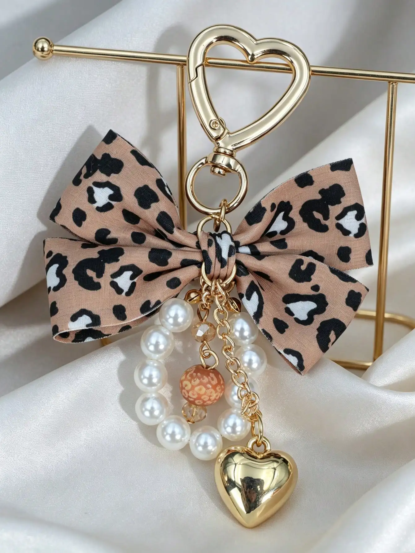 Leopardenmuster-Schleifen-Schlüsselanhänger mit Herzanhänger, einfacher Taschenanhänger für Damen, Perlen-Schlüsselanhänger, Perlenanhänger, Geschenk für Frauen – Detail 20