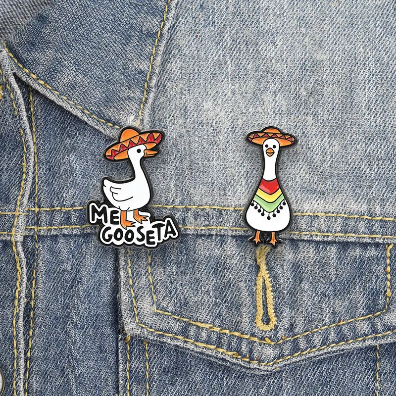 Lapel Pin Fun Goose Brooch Funny Straw Hat White Goose Metal Paint Badge Student Backpack Decoration Pin Brooches for Clothing