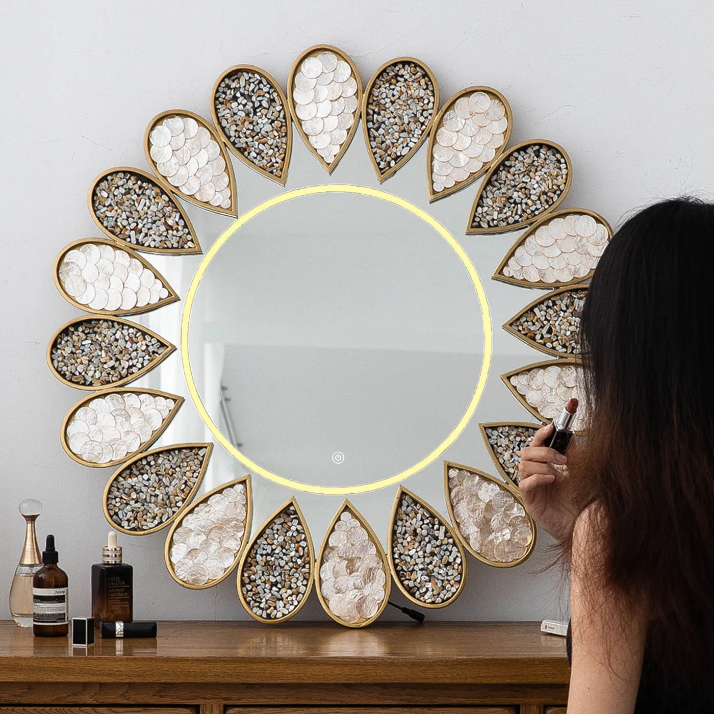Handmade Shell LED Lighted Decorative Mirror Bedroom Vanity Mirror Wall-Mounted Bathroom Round Mirror