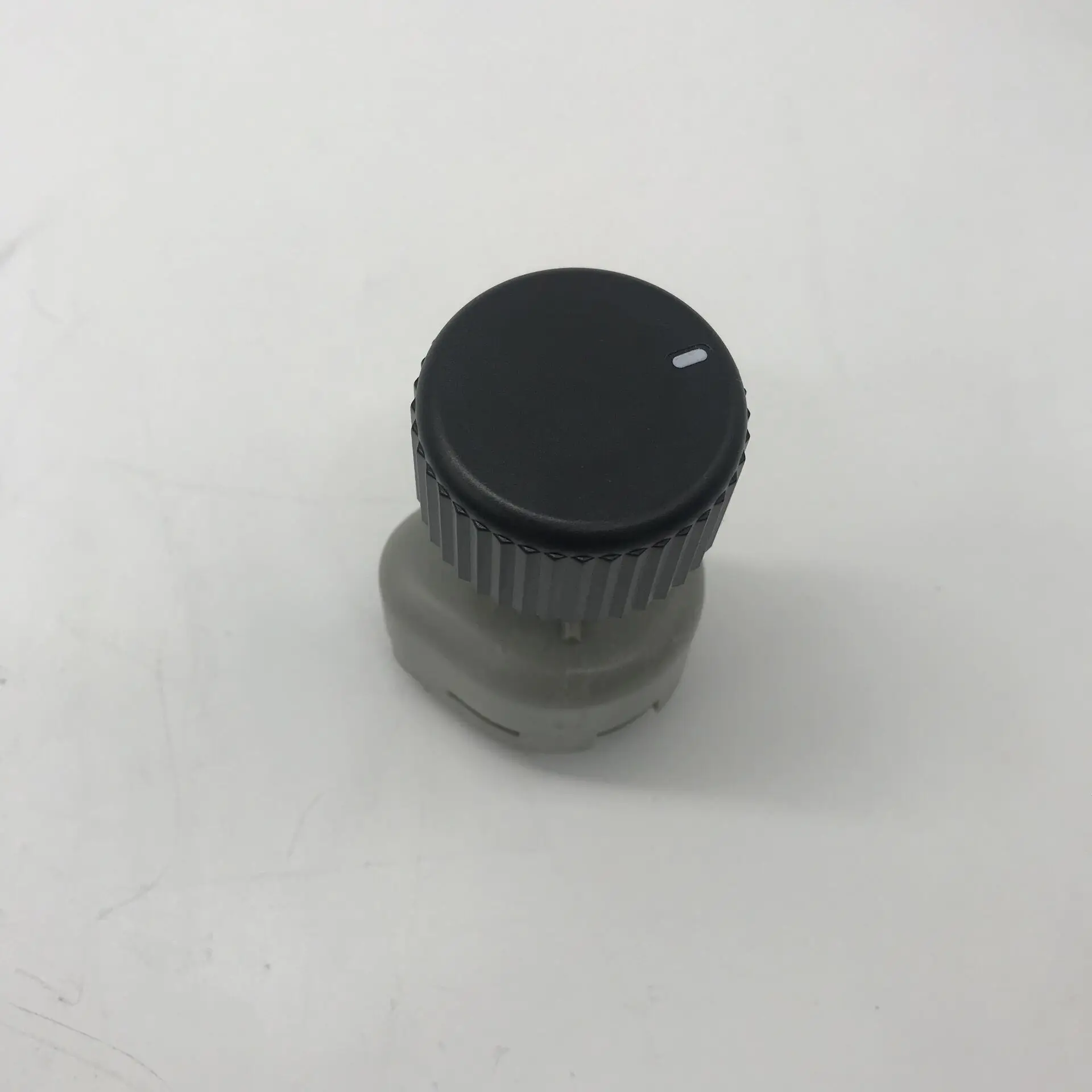 Auto parts High quality for  Dongfeng DFM popular Lingzhi V3 M3 M5 post-air conditioning switch  wind speed switch AC switch