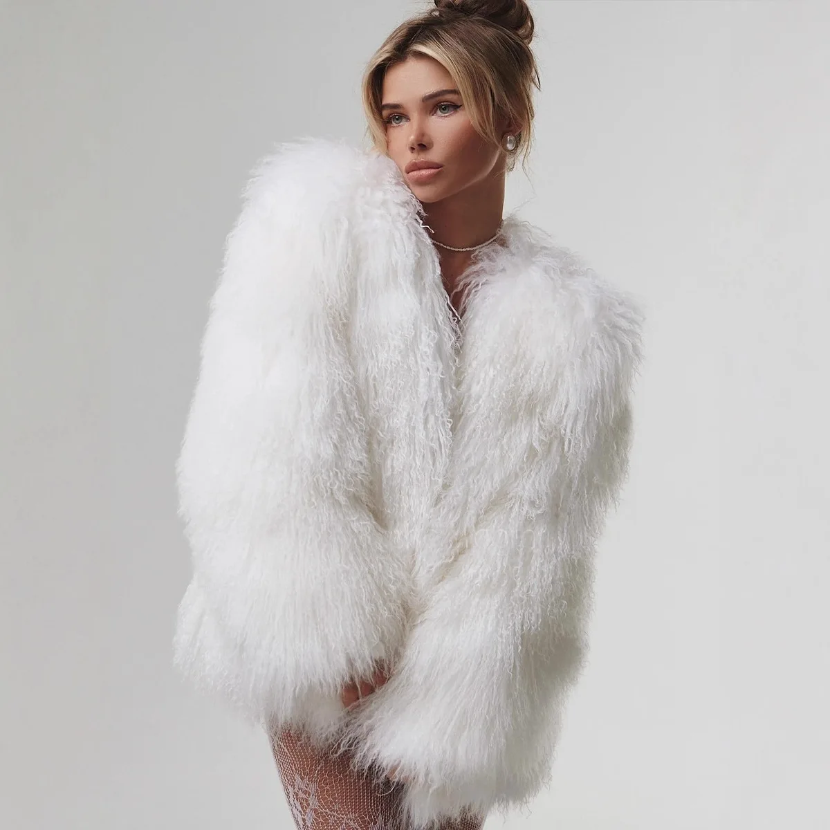 مهدب 2025 الشتاء النساء فو الفراء سترة جولة الرقبة الشعر الطويل المتضخم الإناث فرو المنك أبلى Instagram-نمط سيدة معطف الفرو
