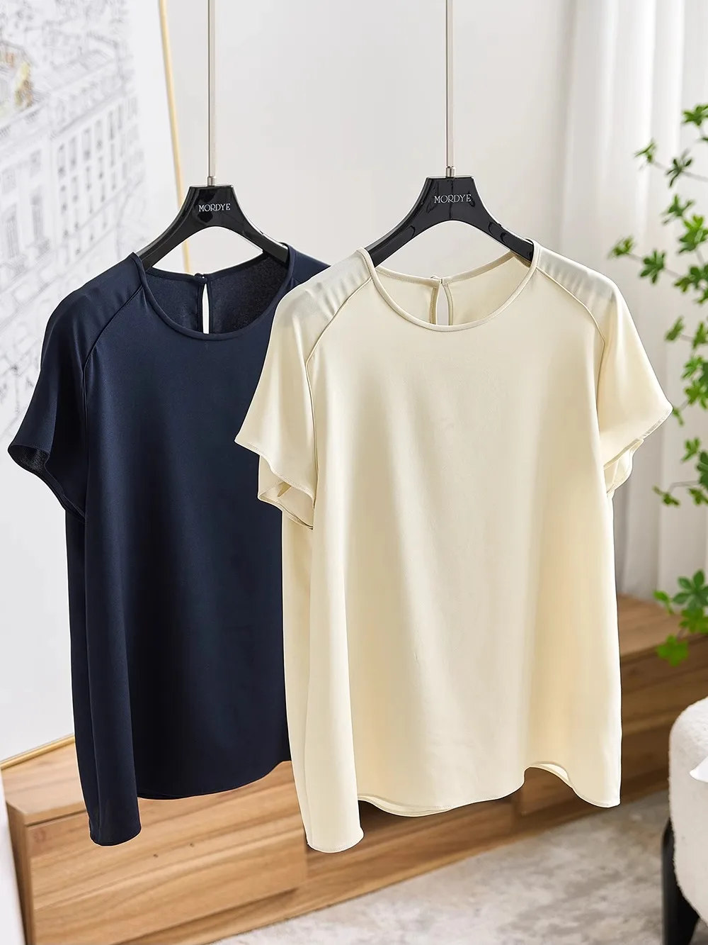 

Elegant 6A Grade Silk Heavyweight Tulip Sleeve Minimalist Design True Silk Short Sleeve Top Women Summer T-Shirt