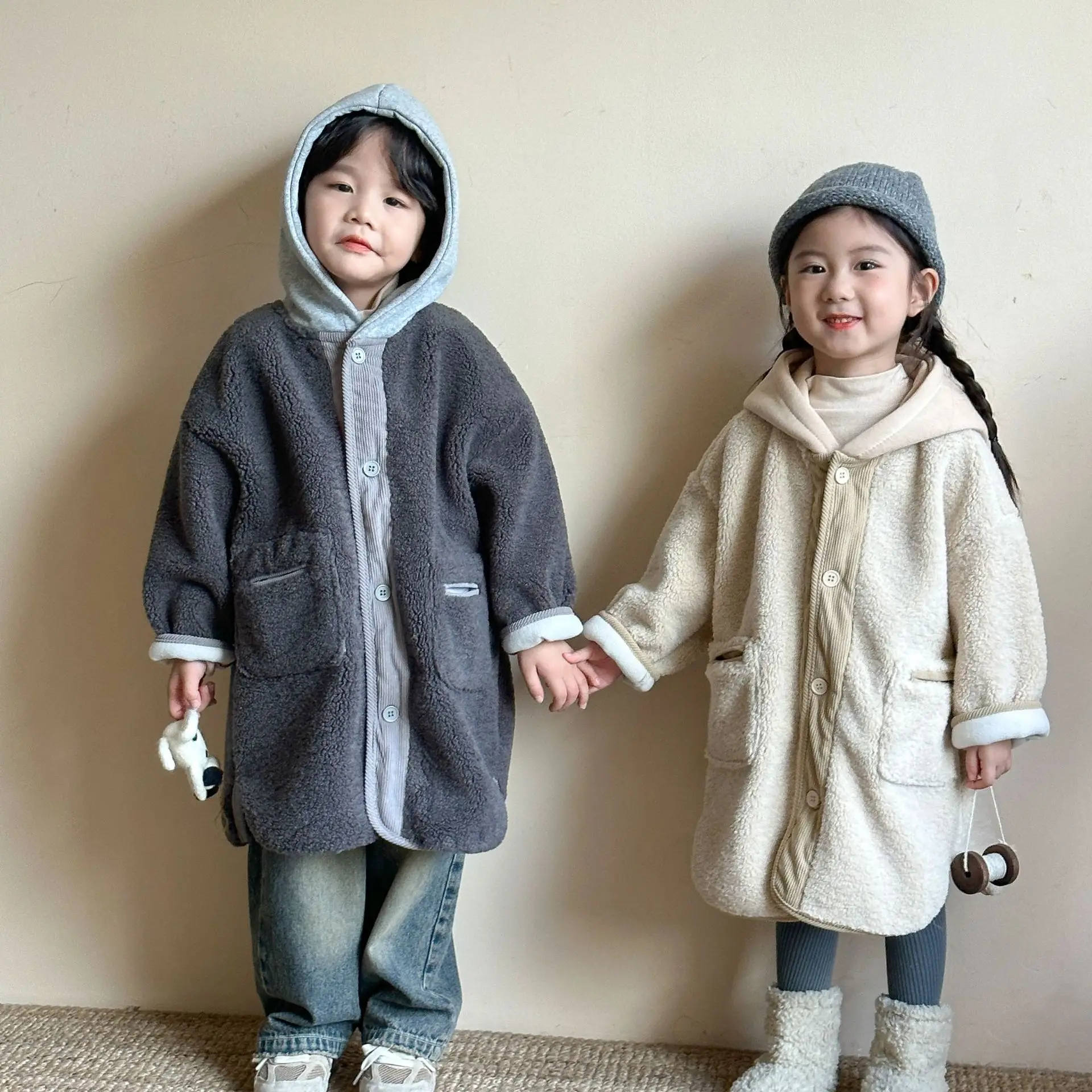 

2024 Winter New Children Lamb Cashmere Hooded Coat Plus Velvet Thick Boys Girls Warm Windbreaker Jacket Kids Fleece Overcoat