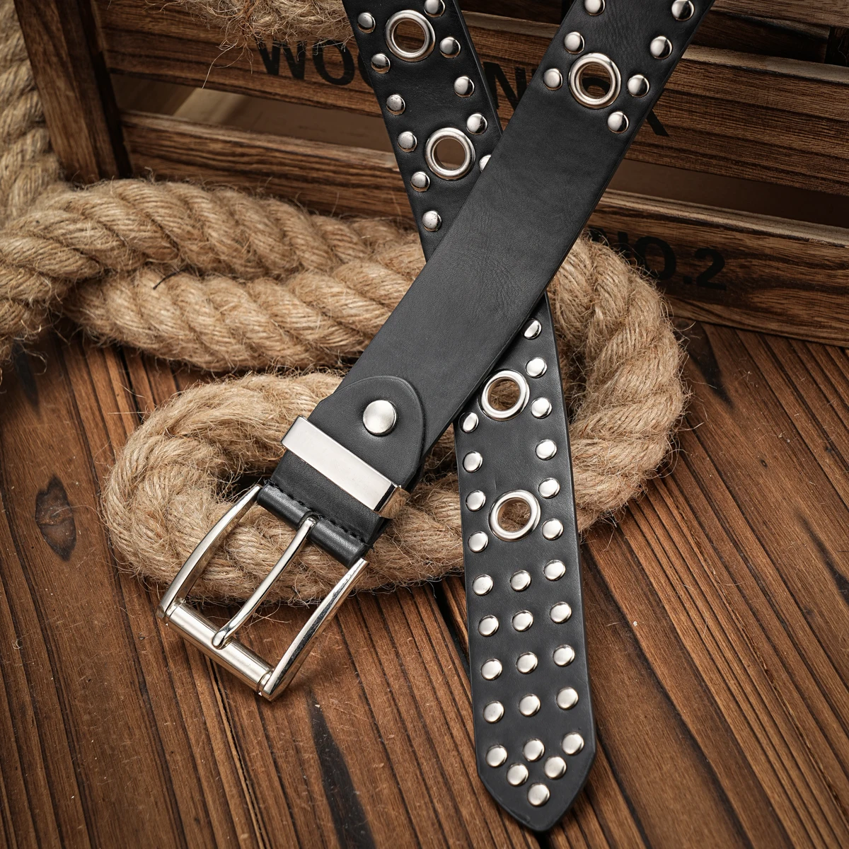 Western Cowboy PU Leather Belt - Men Waist Strap Bull Decoration Floral Engraved for Jeans