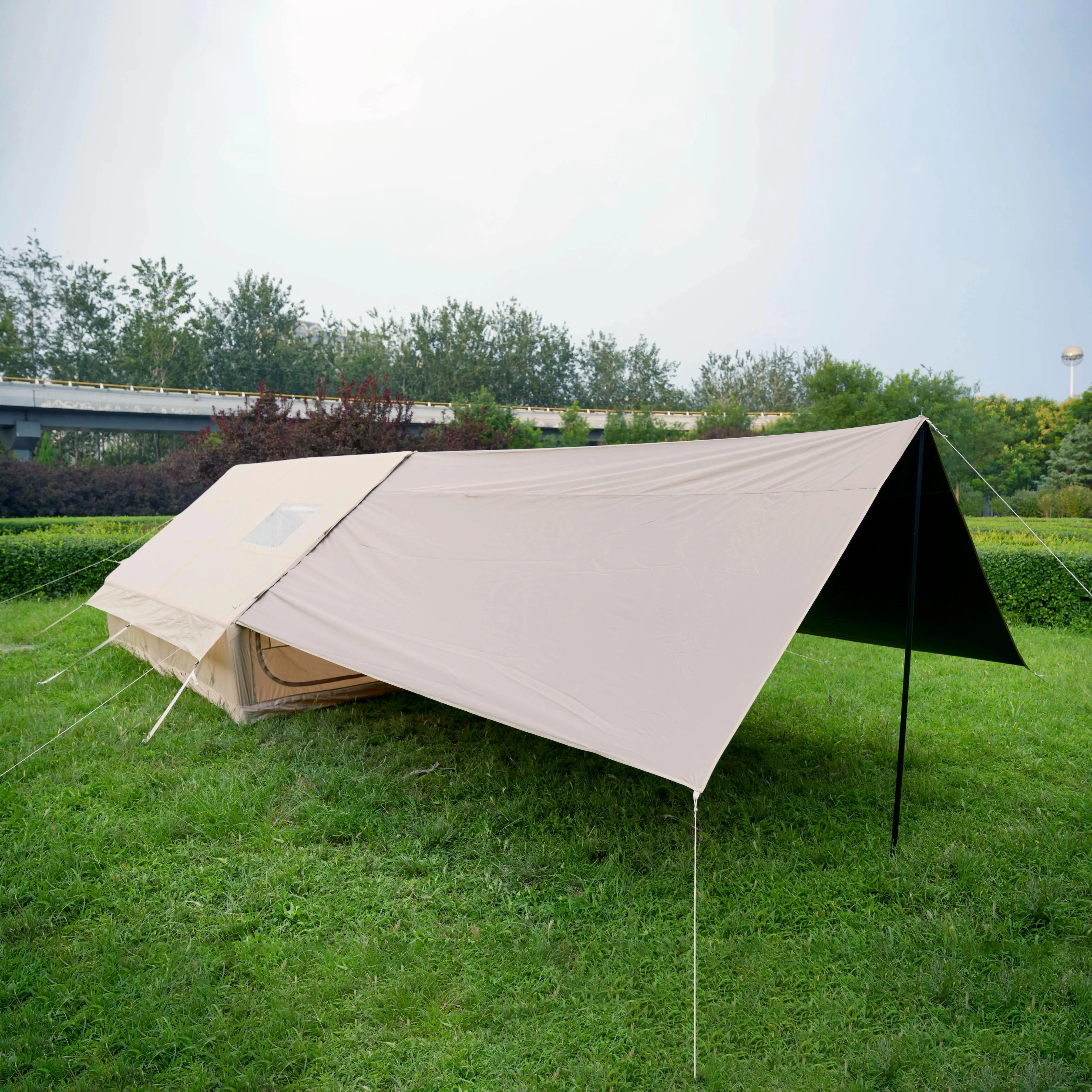 Hot Sale 10-12 People Waterproof Durable Oxford Family Glamping Carpas Para Camping Lujo Big Air Tent Inflatable Camping Outdoor