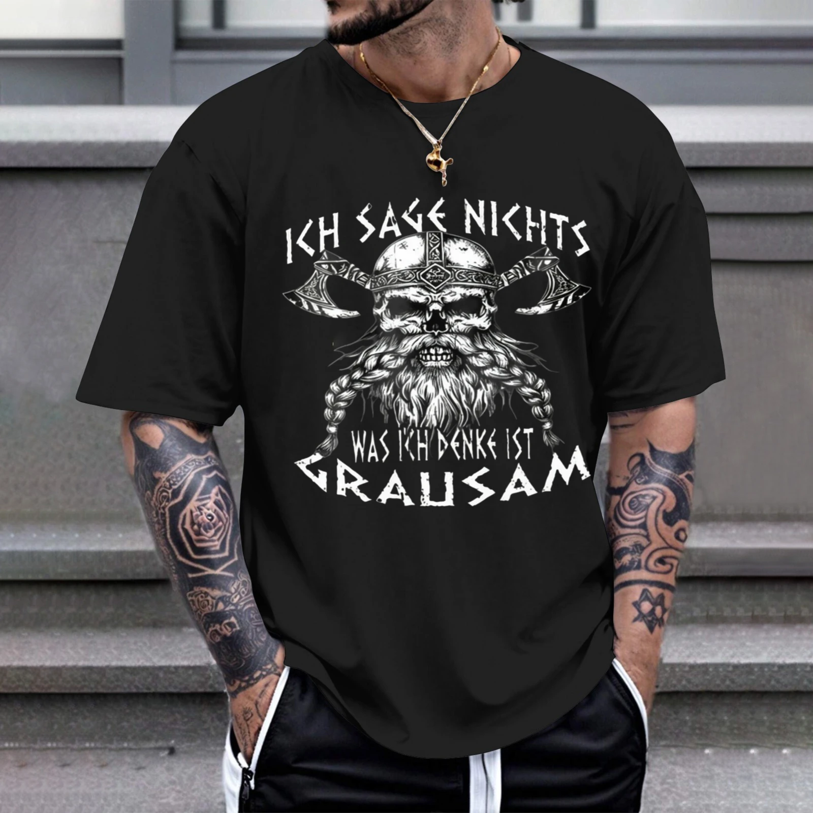 Herren-T-Shirt mit Schal und Wikinger-Achsen-Bart-Text – perfekt für Freizeitkleidung, Partys und Karneval-Outfits