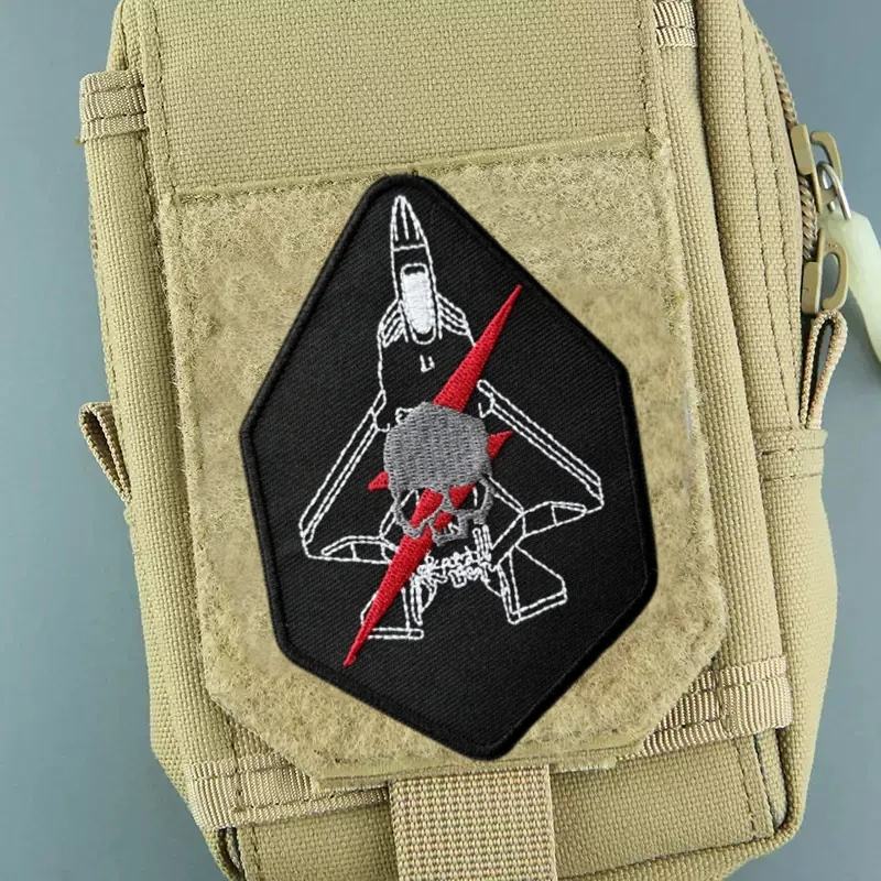 Crânio remendo bordado em roupas aeronaves táticas moral crachá gancho loop remendos militares mochila adesivos braçadeira