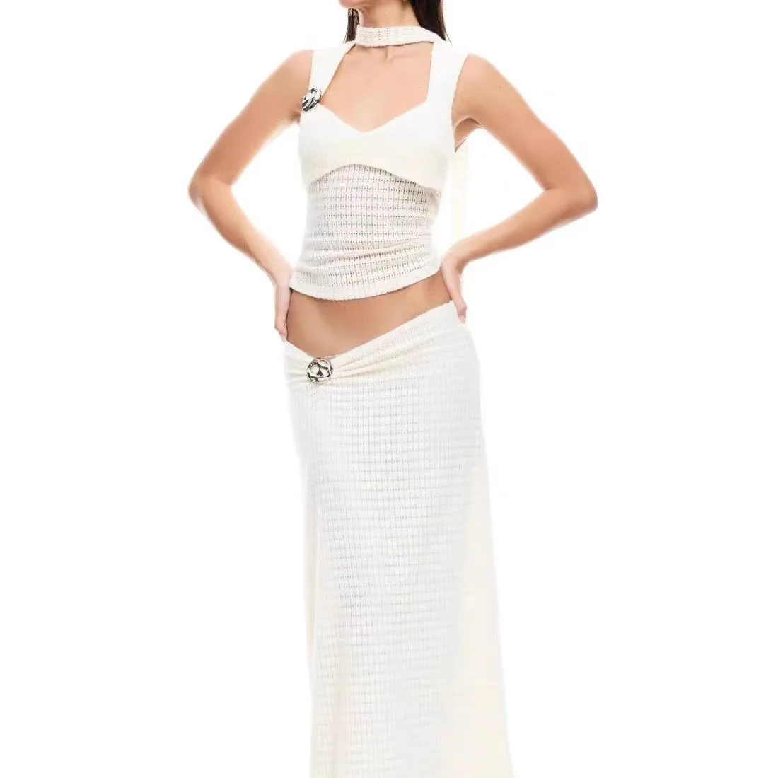 

Lioness New Sexy Slim-Fit 2025 Round Buckle Cutout Neckline Ribbon Short Strapless Top and Skirt Set