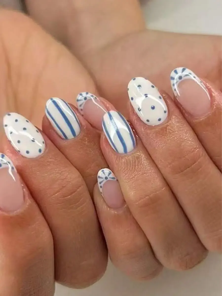 

576pcs (24 Styles) Short Press-On Gel Nails, Polka Dot, Ladybug, Ocean, Star, Leopard Print Design Short French Tip Nails