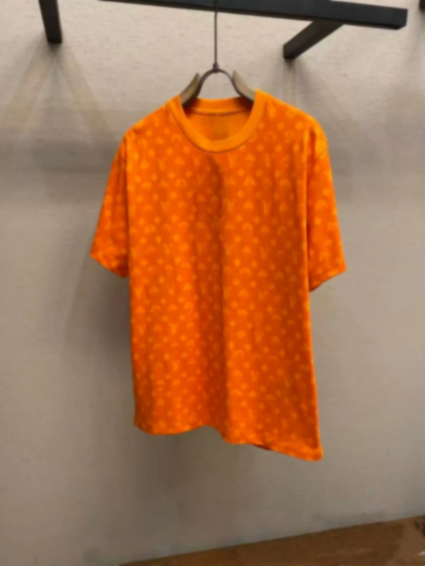 

High Quali Soft Cotton ort Sve T-irt round Ne Print Design ex Comfortable Fit Casual Wear for Men And Women