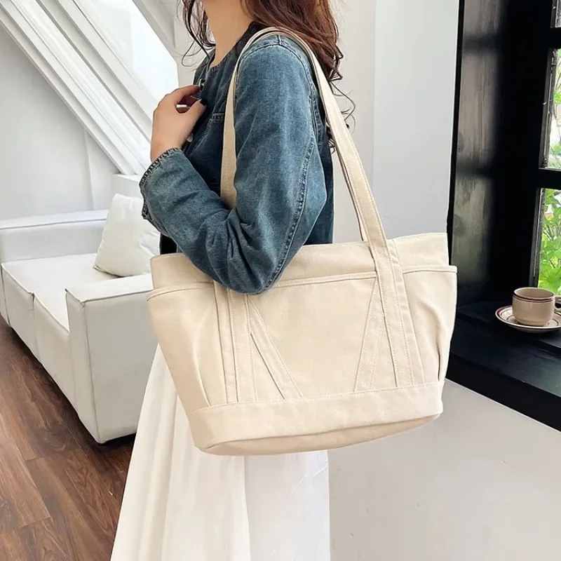 

Elegant Designer Classic Diaper Bag For Women Large Capacity Minimalist Leather Tote Bag Fashionable Luxury Commuter