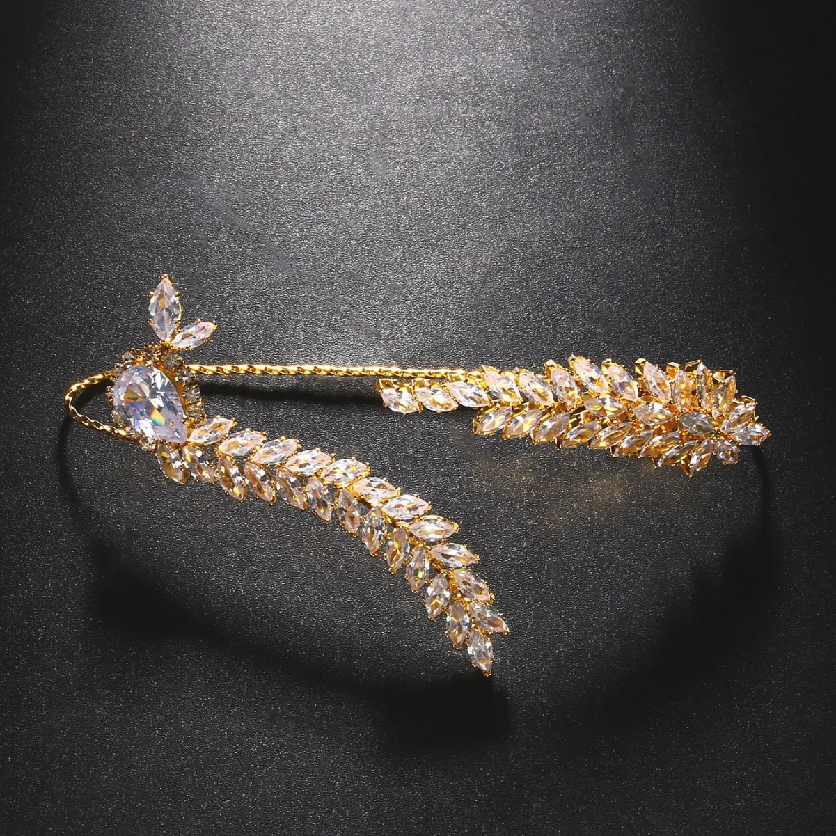 Cross-border personalized diamond-encrusted zircon open bracelet luxury leaf hand back chain women's bracelet