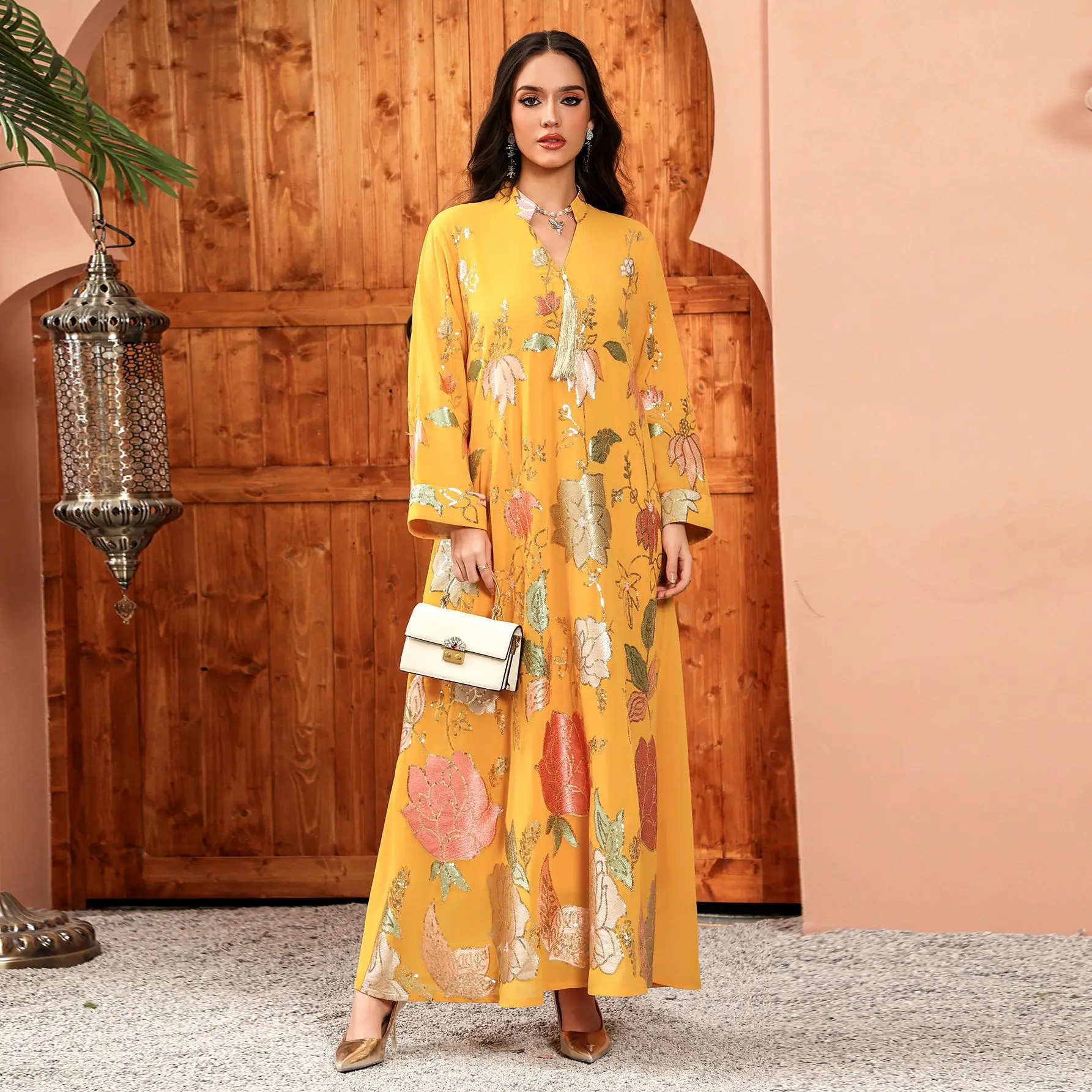 

Dubai New Fashion Women's Sequins Embroidered Tassels Elegant Luxury Trendy Loose Long Sleeve V-neck Ankle Length Abaya Dress