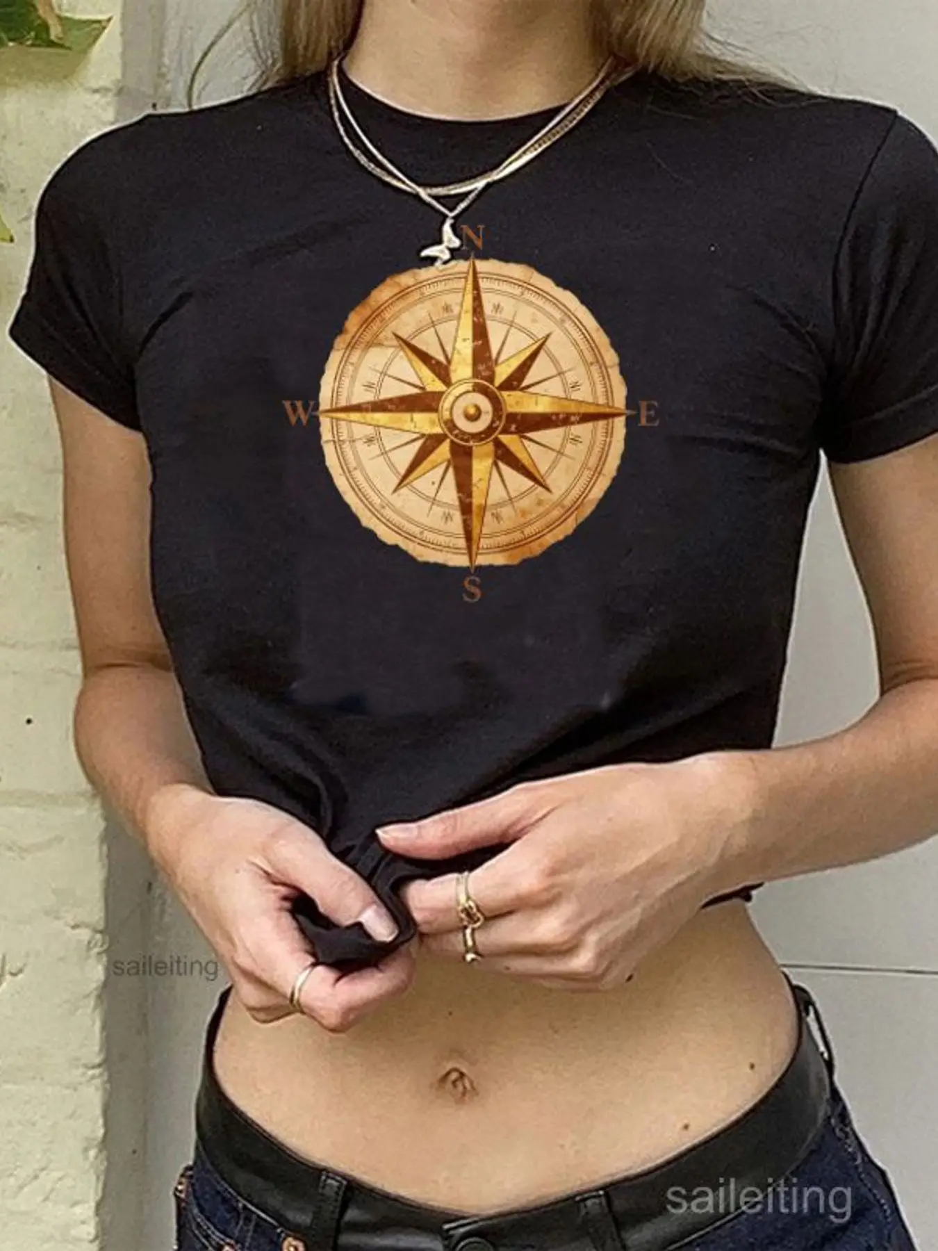 Vintage Compass Rose Graphic Crop Top for Women, Black Short Sleeve Tee with Gold Brown Print, Streetwear Aesthetic Casual T-
