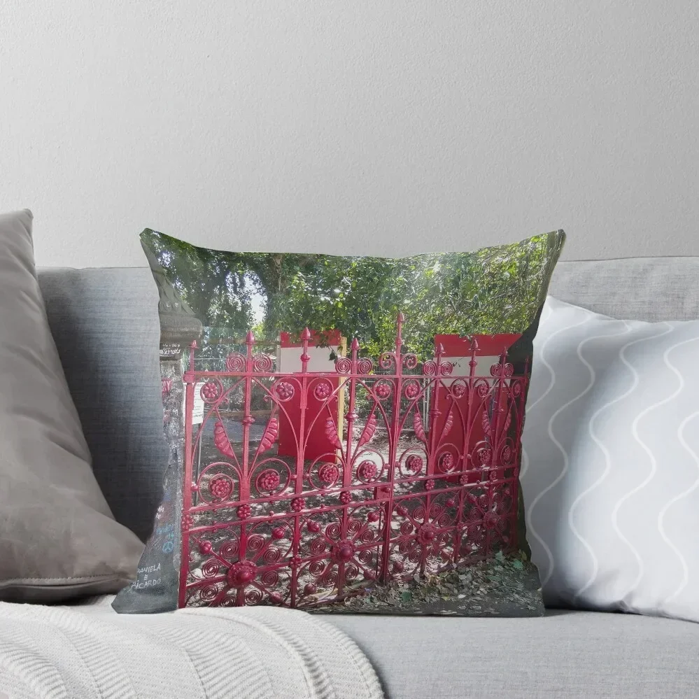 

Strawberry Fields Throw Pillow Luxury Room Decorative Cushions christmas supplies Sofa Cushion Cover pillow