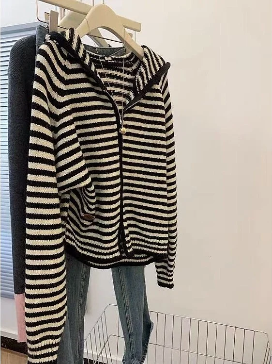 Cárdigan de punto a rayas con cremallera para mujer, suéter, Top holgado, cómodo, Otoño Invierno, sensación de gama alta, sombrero largo