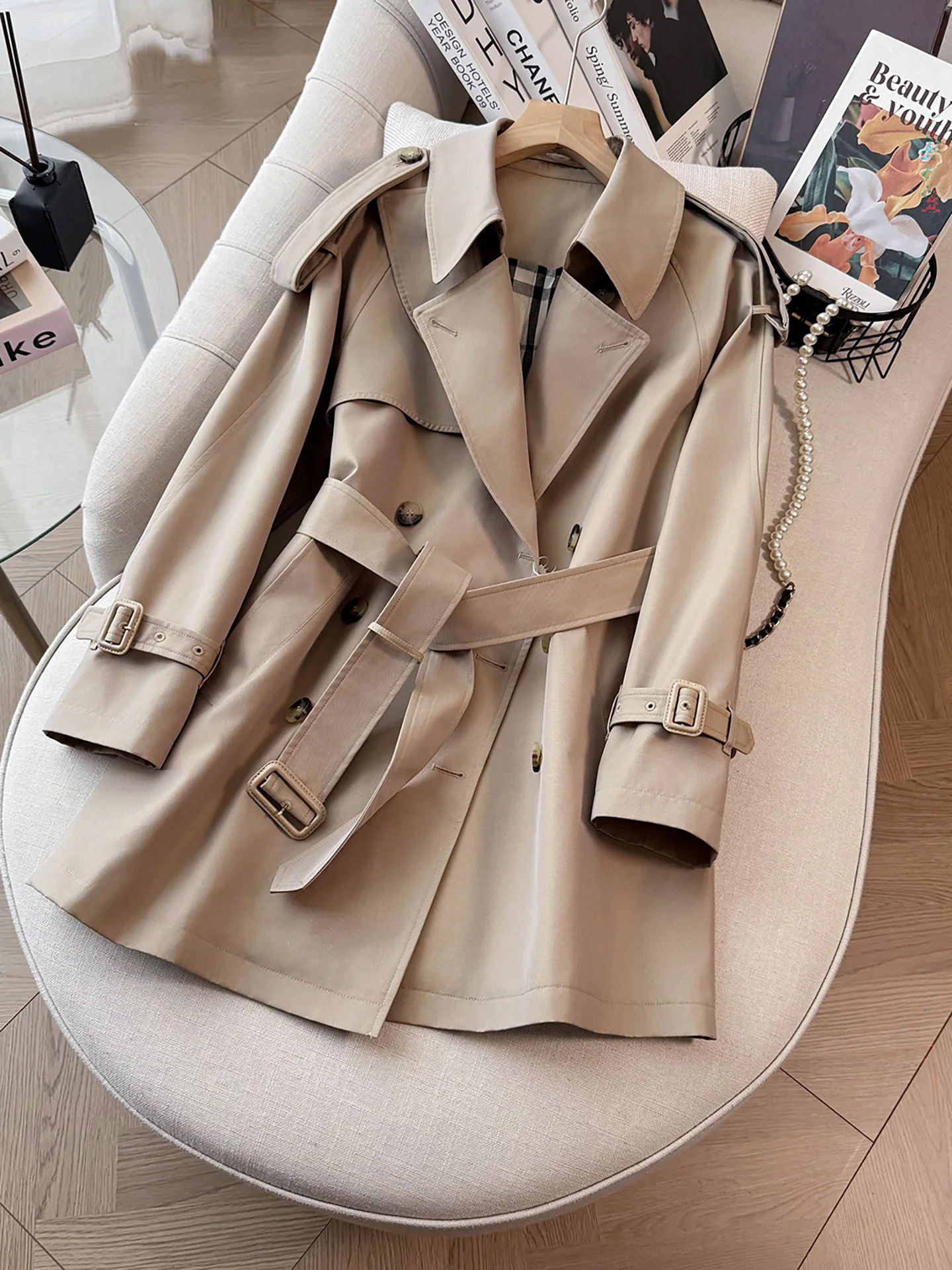 Chaqueta Corta con Cinturón Color Kaki para Mujer, Estilo Clásico Británico, Nueva Colección Primavera-Otoño, Chaqueta Premium