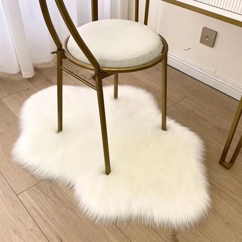 White Room Decoration Carpet Bedside Modern Girl Coffee Table Floor Mat Bedroom Rug Aesthetic Tapis De Chambre Home Furniture