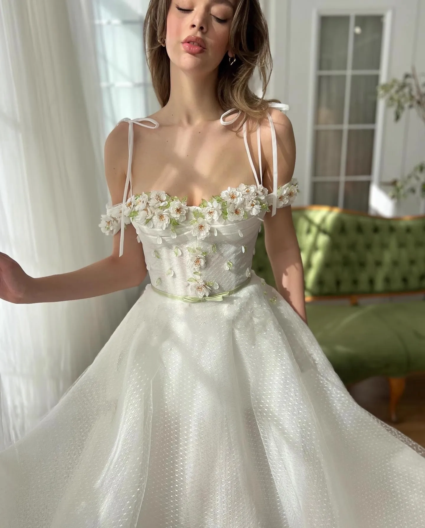 Lingzhi Wu French Design Three-Dimensional Flower Luxury Ladies Wedding Dress Formal White Long Dresses Mesh Holiday Female