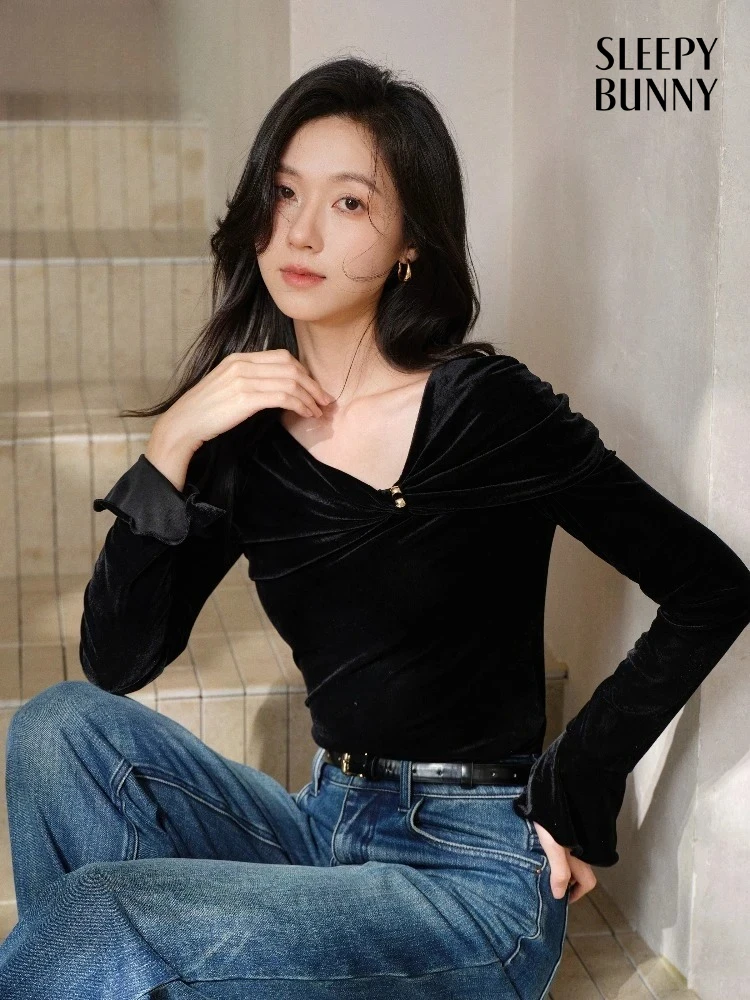 غير المتماثلة المخملية تويست الجبهة للنساء النمط الفرنسي سليم طويل الأكمام تي شيرت شتوي لينة بسط بلوزة سوداء مظهر يوميا #1