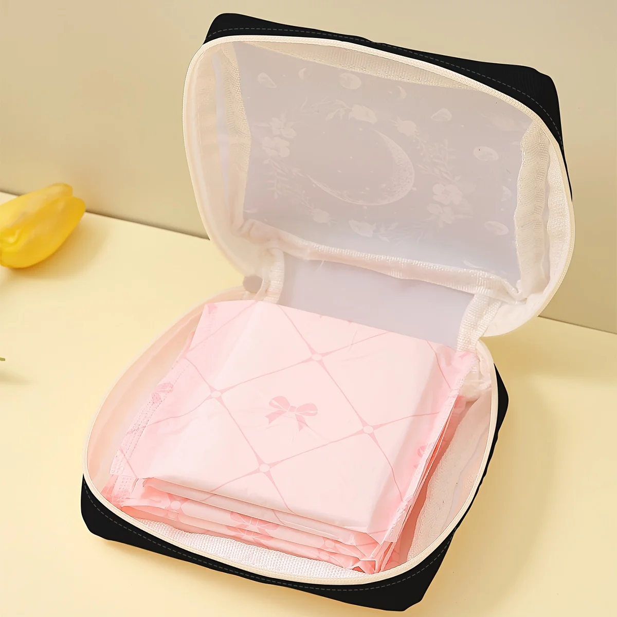 1 pc Moon pattern printed sanitary napkin storage bag, women\'s lightweight tissue bag, sanitary tissue bag